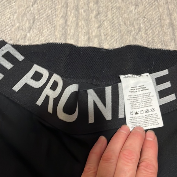 Nike size S Nike Pro Leggings. - Picture 3 of 4